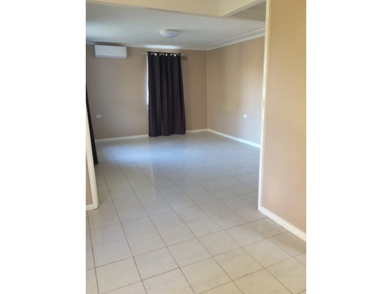 8 Jenny Place, Rooty Hill NSW 2766