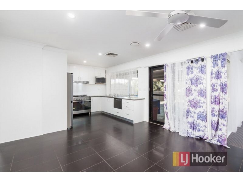 2 Aquilina Drive, Plumpton NSW 2761