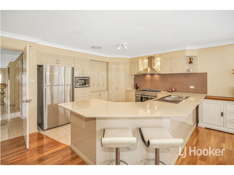 6 Sarazen Place, Colebee NSW 2761