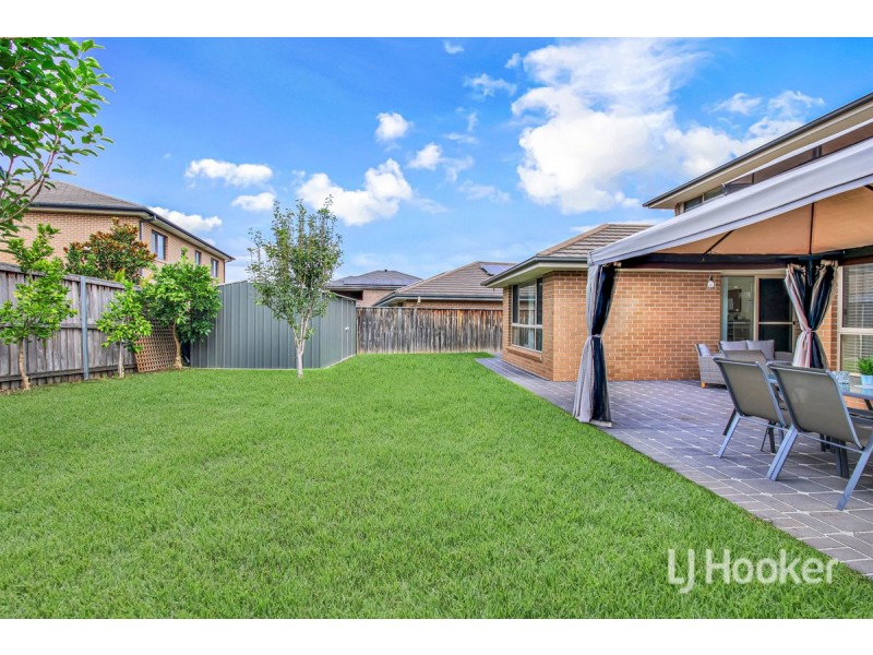 6 Sarazen Place, Colebee NSW 2761