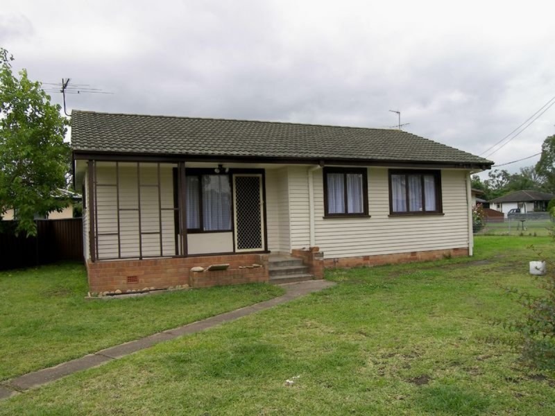 45 Bougainville Road, Lethbridge Park NSW 2770