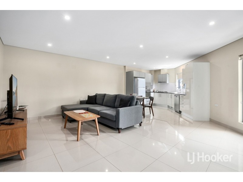 25/1B Premier Lane, Rooty Hill NSW 2766