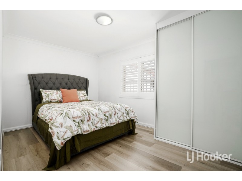 16 Palau Crescent, Lethbridge Park NSW 2770