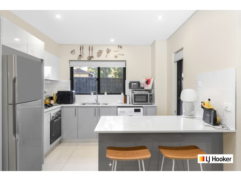 10/1B Premier Lane, Rooty Hill NSW 2766