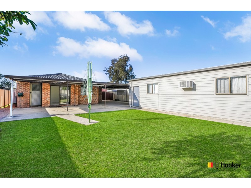 10 Standish Avenue, Oakhurst NSW 2761