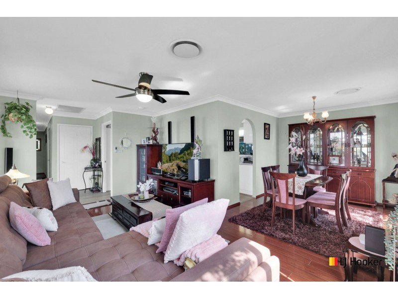 8 Millard Crescent, Plumpton NSW 2761