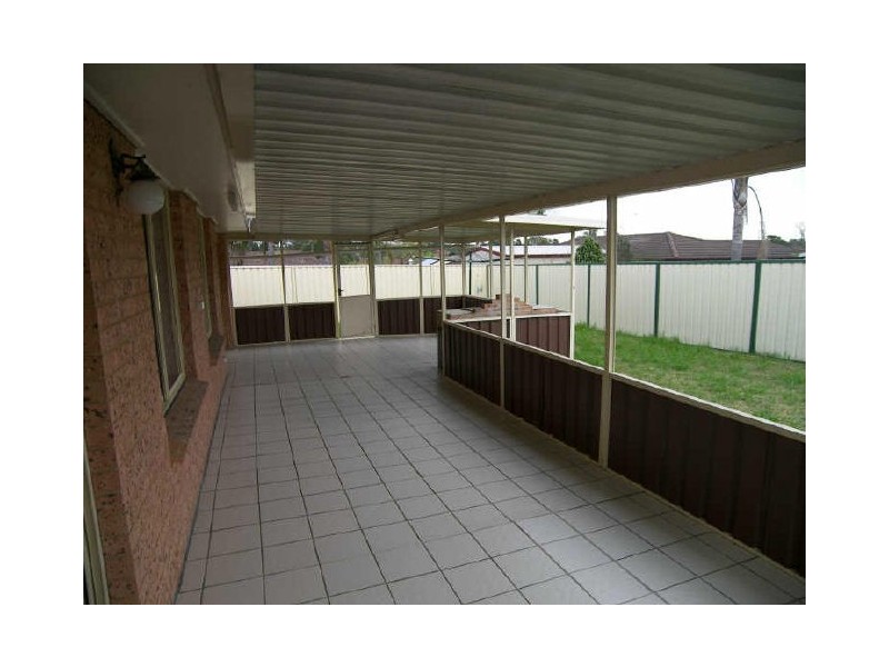 5 Verity Place, Oakhurst NSW 2761