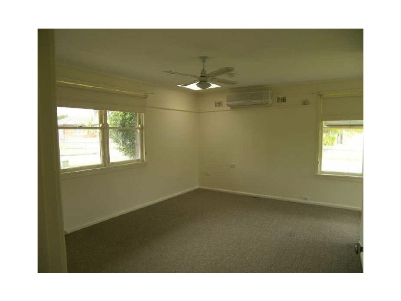 35 Aitape Crescent, Whalan NSW 2770