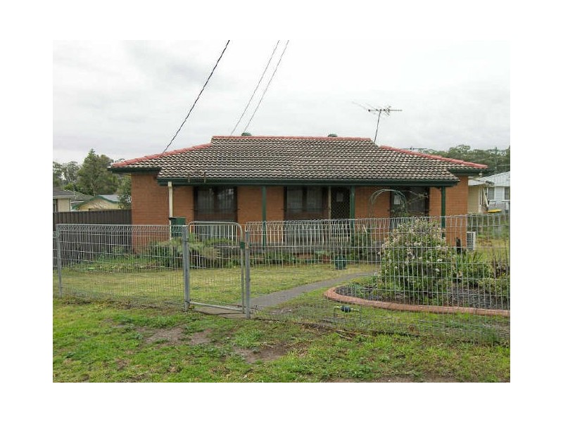 8 Idriess Crescent, Blackett NSW 2770