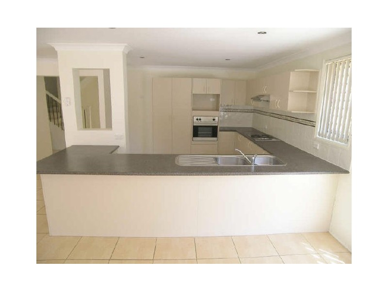 16 Cassar Place, Oakhurst NSW 2761