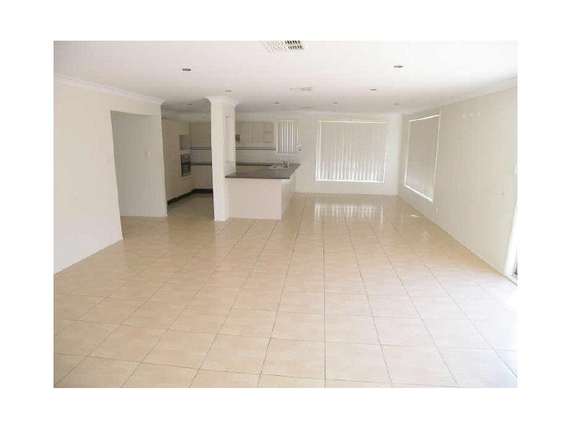 16 Cassar Place, Oakhurst NSW 2761