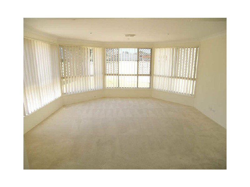 16 Cassar Place, Oakhurst NSW 2761