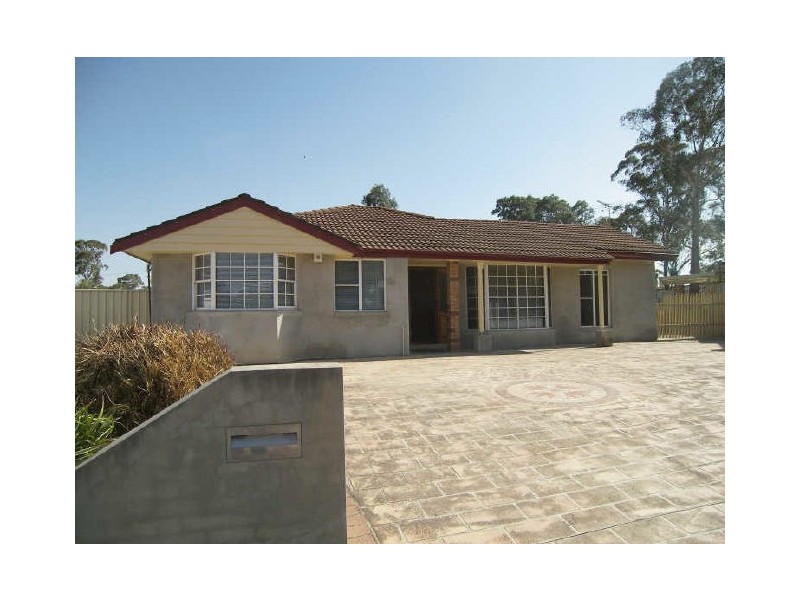 8 Irma Place, Oakhurst NSW 2761