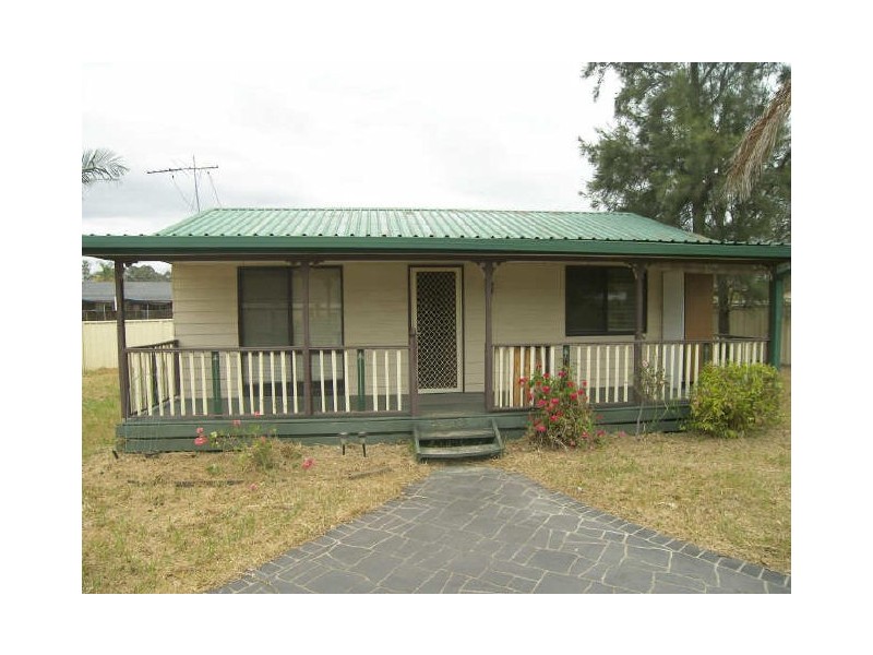 8 Irma Place, Oakhurst NSW 2761