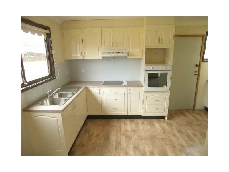 8 Irma Place, Oakhurst NSW 2761