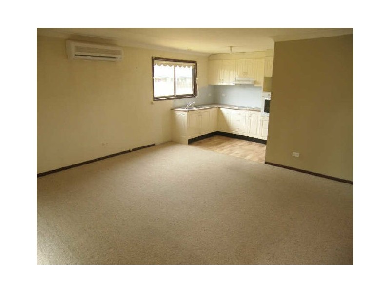 8 Irma Place, Oakhurst NSW 2761