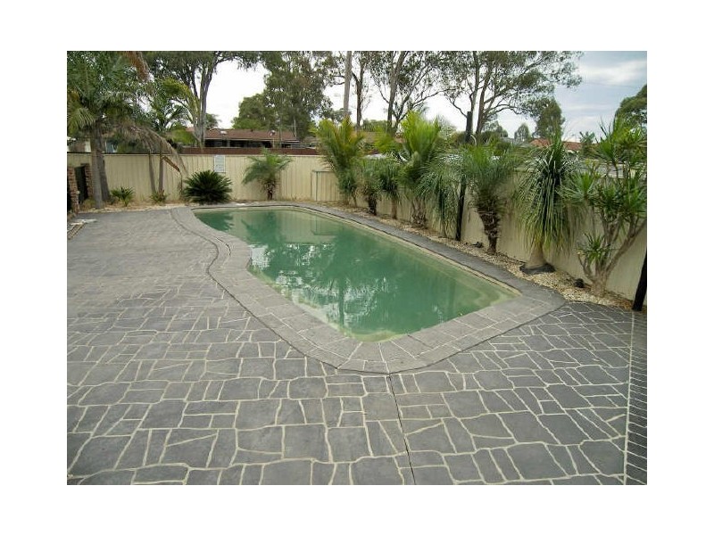 8 Irma Place, Oakhurst NSW 2761