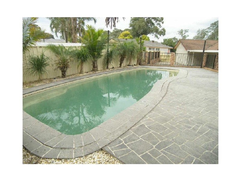 8 Irma Place, Oakhurst NSW 2761