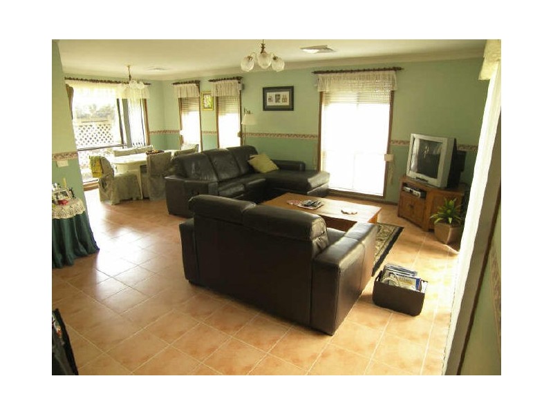 8 Driscoll Avenue, Rooty Hill NSW 2766