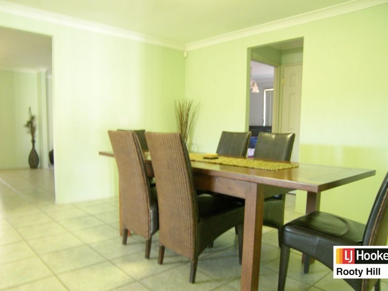 10 Len Close, Plumpton NSW 2761