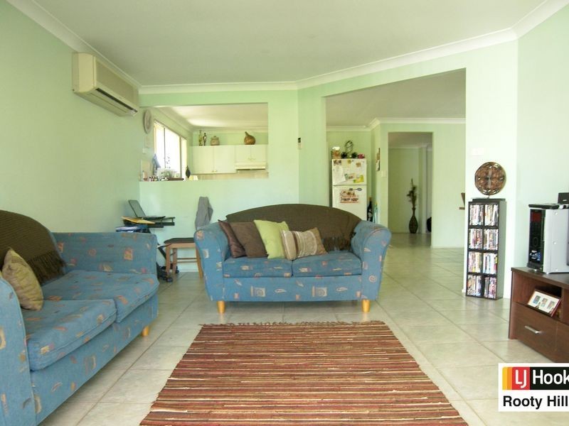 10 Len Close, Plumpton NSW 2761
