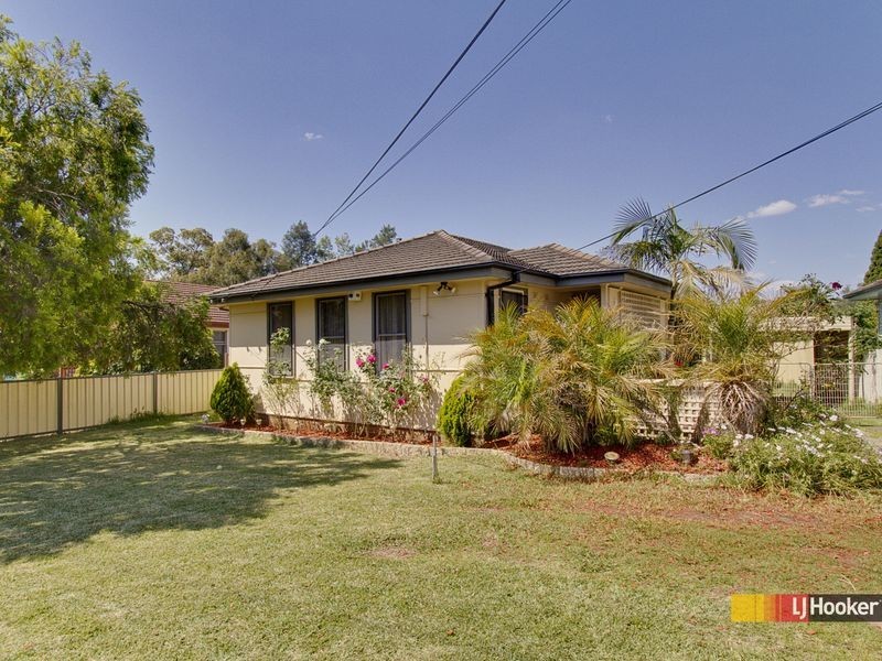 25 Gasmata Crescent, Whalan NSW 2770