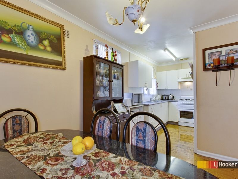 25 Gasmata Crescent, Whalan NSW 2770