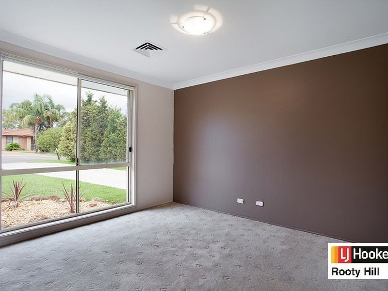 5 Verity Place, Oakhurst NSW 2761