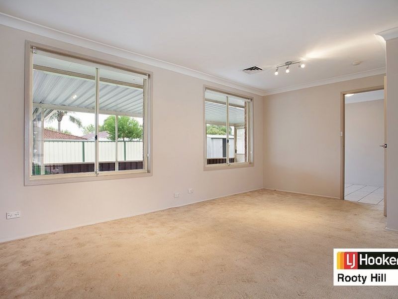 5 Verity Place, Oakhurst NSW 2761