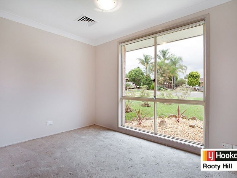 5 Verity Place, Oakhurst NSW 2761