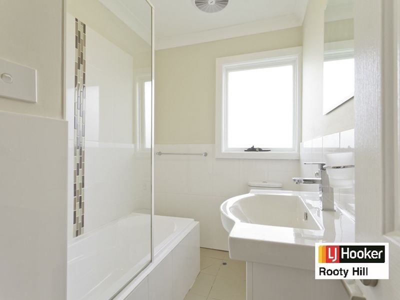 24 Kavieng Avenue, Whalan NSW 2770