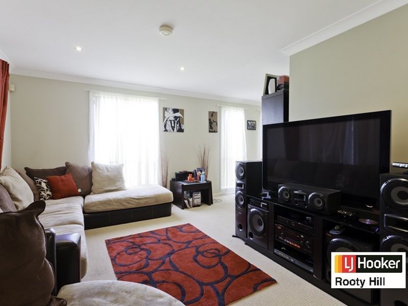 25 Odelia Crescent, Plumpton NSW 2761