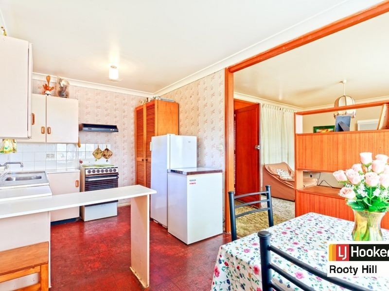 15 Idriess Crescent, Blackett NSW 2770