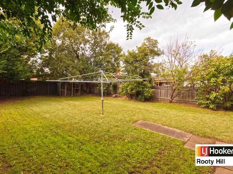 15 Idriess Crescent, Blackett NSW 2770