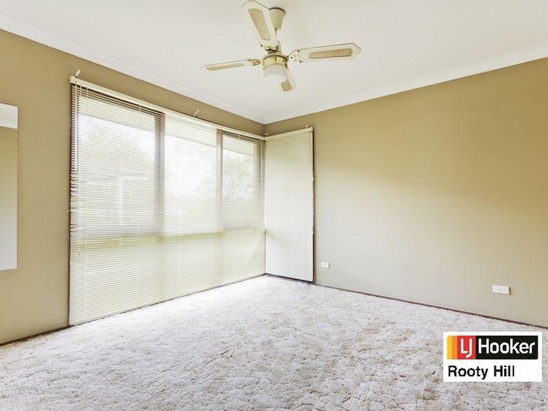 2 Cadell Glen, St Clair NSW 2759