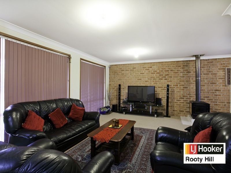 7 Irma Pl, Oakhurst NSW 2761