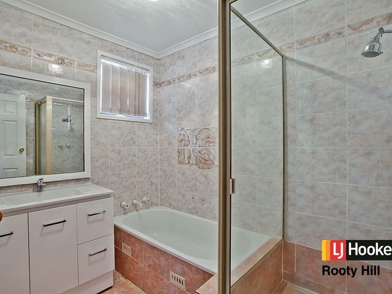 15 Verrills Grove, Oakhurst NSW 2761