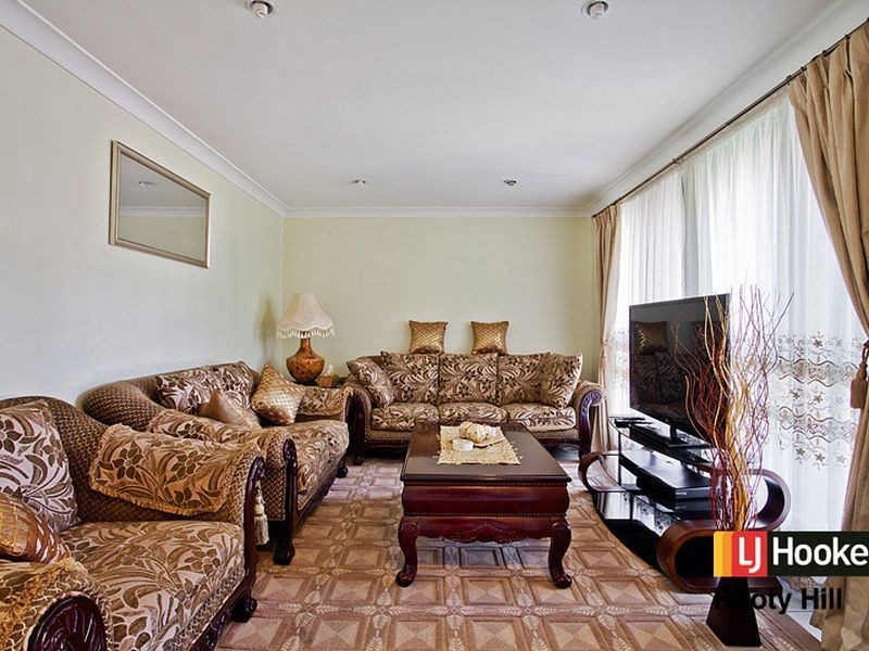 3 Rita Place, Oakhurst NSW 2761