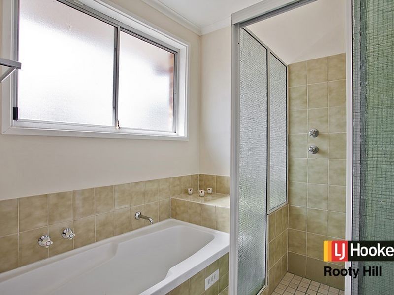 32 Nicolaidis Crescent, Rooty Hill NSW 2766