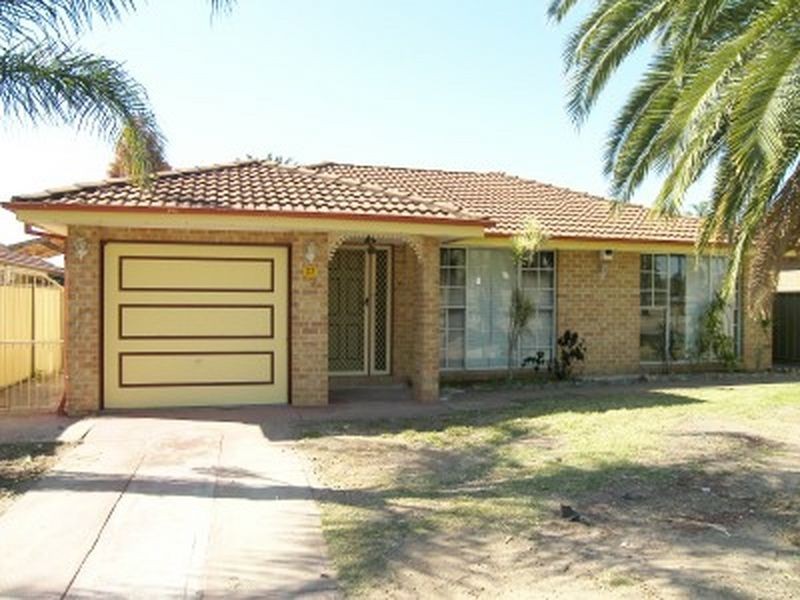 23 Hyatts Road, Oakhurst NSW 2761