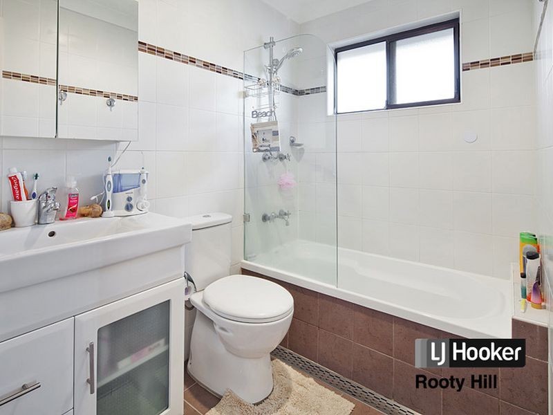 8 Unicombe Crescent, Oakhurst NSW 2761