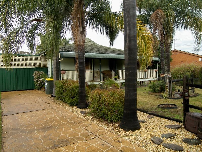 4 Tapiola Ave, Hebersham NSW 2770