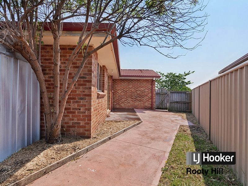 4 Magna Way, Oakhurst NSW 2761