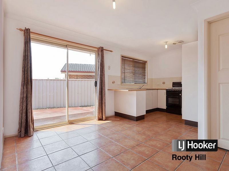 4 Magna Way, Oakhurst NSW 2761