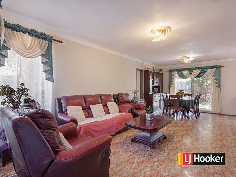 5 Newby Place, Oakhurst NSW 2761