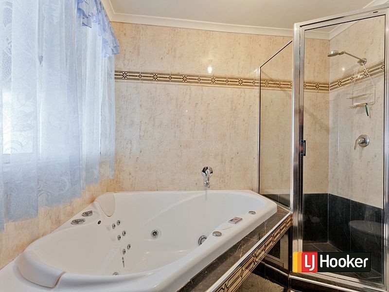 13 Sabrina Grove, Plumpton NSW 2761