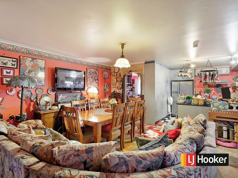 16 Carroll Crescent, Plumpton NSW 2761