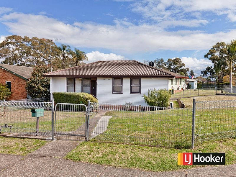 2 Gauss Place, Tregear NSW 2770
