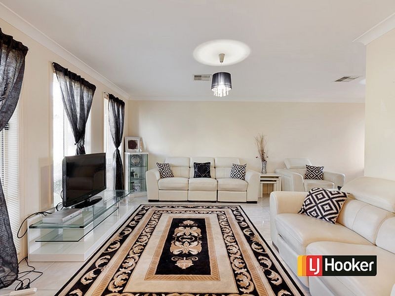 9/24 Blackbutt Crescent, Greystanes NSW 2145