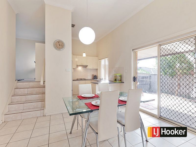 9/24 Blackbutt Crescent, Greystanes NSW 2145